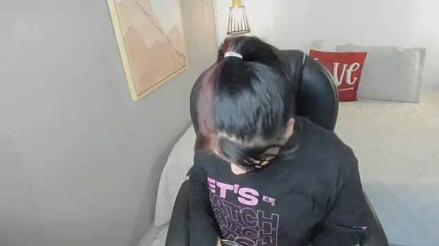 Julieth brown  online show from November 19, 7:47 pm