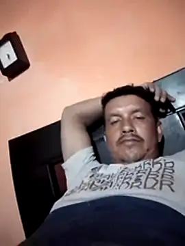 Snapshot of colombiano198720 chatting on December 2, 12:27 am colombiano198720 online show from December 2, 12:27 am