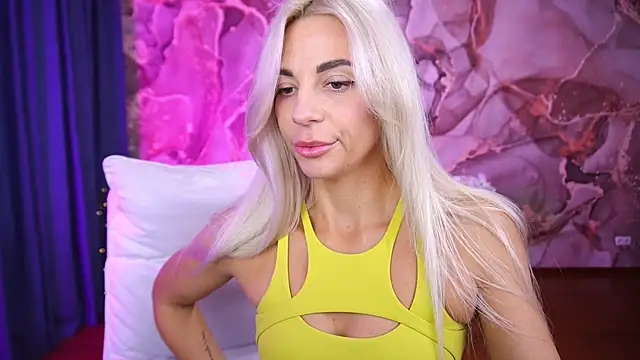 BellaRayyy online show from October 17, 1:03 pm