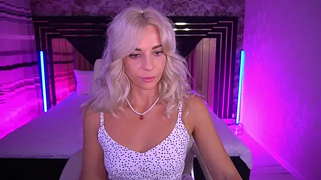BellaRayyy online show from July 1, 1:24 pm