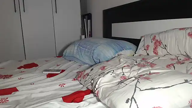 petite danielle online show from July 4, 12:11 pm