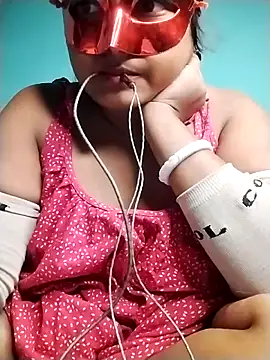 Snapshot of mimi87hoty chatting on November 15, 4:36 pm mimi87hoty online show from November 15, 4:36 pm