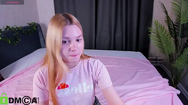 Snapshot of Sylvia_Ortiz chatting on November 2, 1:08 am Sylvia Ortiz online show from November 2, 1:08 am