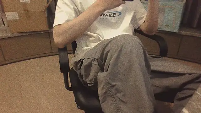 Snapshot of msk2004_06 chatting on November 21, 3:00 pm msk2004 06 online show from November 21, 3:00 pm