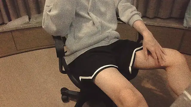 Snapshot of msk2004_06 chatting on February 9, 1:37 pm msk2004 06 online show from February 9, 1:37 pm