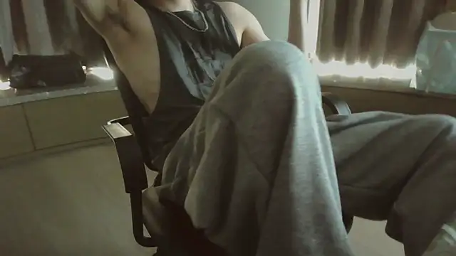 Snapshot of msk2004_06 chatting on February 11, 8:41 am msk2004 06 online show from February 11, 8:41 am