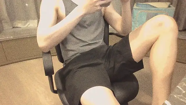 Snapshot of msk2004_06 chatting on April 3, 2:26 pm msk2004 06 online show from April 3, 2:26 pm