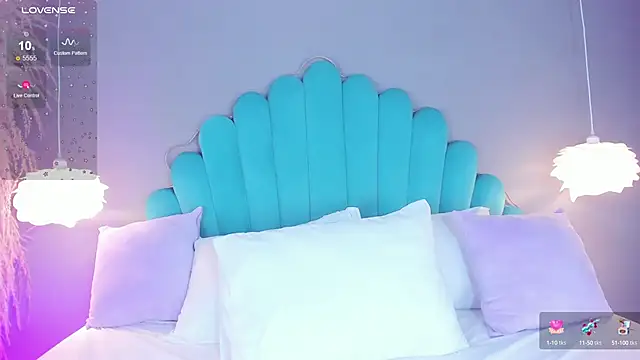 AlassiaHocthner online show from September 24, 11:57 am