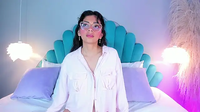 AlassiaHocthner online show from October 27, 11:58 am