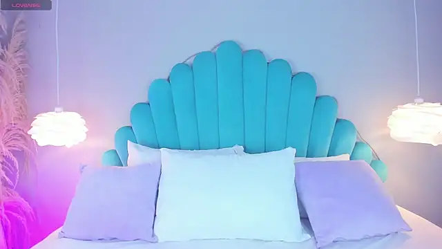 AlassiaHocthner online show from November 4, 11:53 am