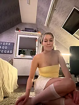 Snapshot of miaistlive chatting on September 30, 9:42 pm miaistlive online show from September 30, 9:42 pm