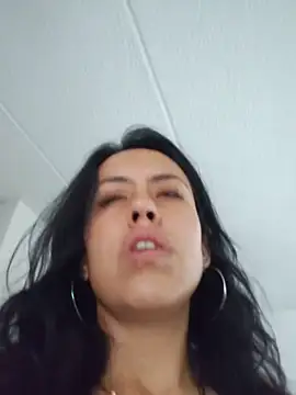 Snapshot of Queen_Ashly chatting on November 30, 8:13 pm Queen Ashly online show from November 30, 8:13 pm