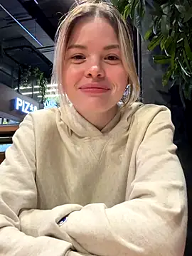 Snapshot of SMELLSEX chatting on October 27, 6:23 pm SMELLSEX online show from October 27, 6:23 pm