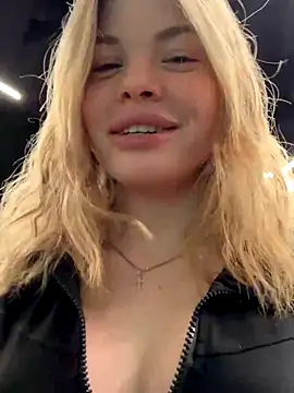 Snapshot of SMELLSEX chatting on November 3, 6:42 pm SMELLSEX online show from November 3, 6:42 pm