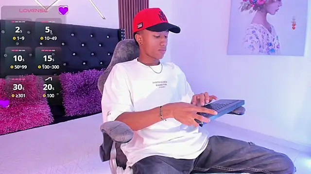 Snapshot of SammyAdams_ chatting on October 1, 8:04 pm SammyAdams online show from October 1, 8:04 pm
