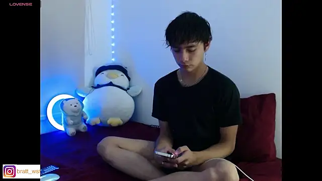 Snapshot of Noah_Blaze chatting on December 17, 3:01 am Noah Blaze online show from December 17, 3:01 am