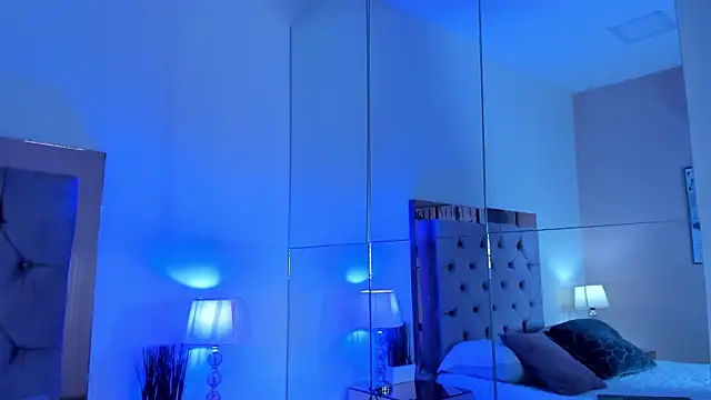 Snapshot of hillary_chen chatting on November 28, 3:09 am hillary chen online show from November 28, 3:09 am