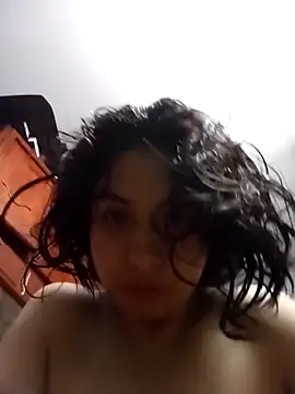 Snapshot of Syndel23 chatting on November 13, 2:10 am Syndel23 online show from November 13, 2:10 am