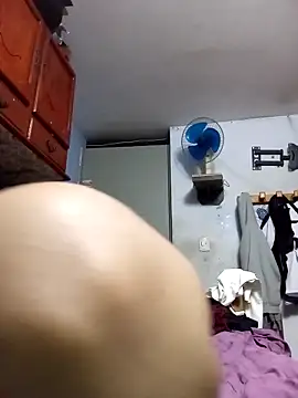 Snapshot of Syndel23 chatting on December 5, 2:53 am Syndel23 online show from December 5, 2:53 am