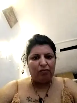 Snapshot of Jann_Riya333 chatting on December 5, 6:44 am Jann Riya333 online show from December 5, 6:44 am