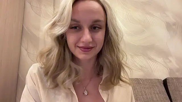 Snapshot of AdeleEverhart chatting on November 29, 6:11 pm AdeleEverhart online show from November 29, 6:11 pm