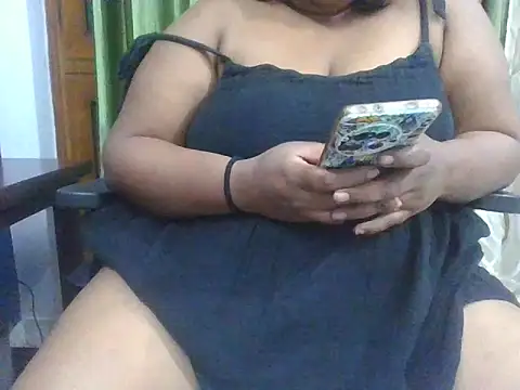 chubbykitten03 online show from August 4, 7:49 pm