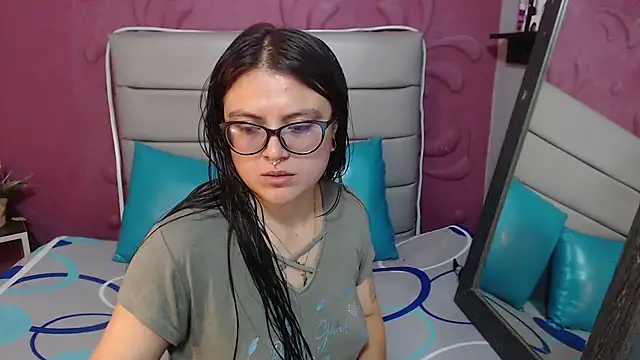 Cailing Zu online show from October 1, 7:42 pm