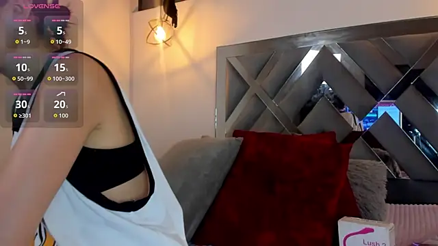 Snapshot of Candy_Hott7 chatting on October 28, 9:17 pm Candy Hott7 online show from October 28, 9:17 pm