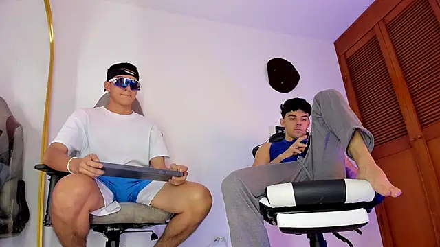 sotooliver3 online show from September 18, 7:49 pm