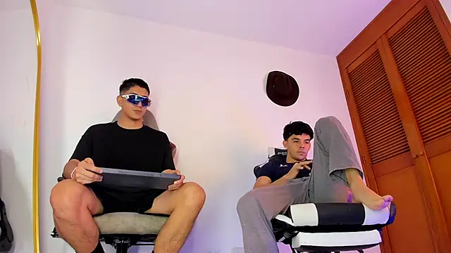 sotooliver3 online show from October 19, 6:08 pm