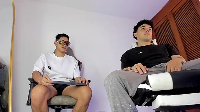 sotooliver3 online show from February 23, 8:50 pm