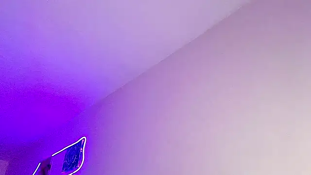 mia yireth online show from June 9, 2:23 am