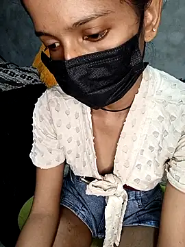 Snapshot of emali_baba chatting on April 24, 8:33 pm emali baba online show from April 24, 8:33 pm
