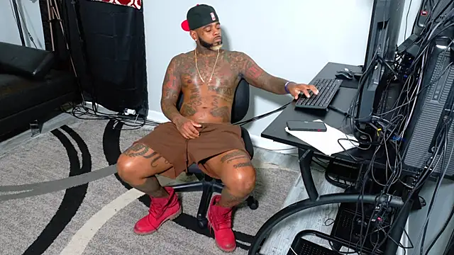 SLANGONDEMHOES online show from October 31, 3:35 pm