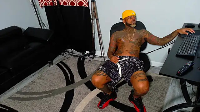 SLANGONDEMHOES online show from November 5, 12:16 pm