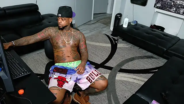 SLANGONDEMHOES online show from March 13, 4:46 pm