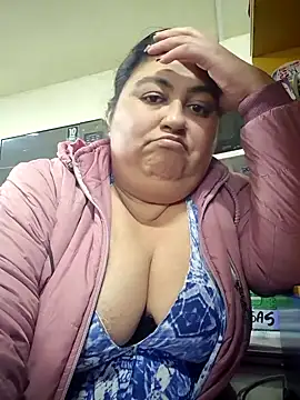 curvy diva  online show from October 10, 11:15 pm