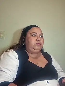 curvy diva  online show from February 7, 2:26 am