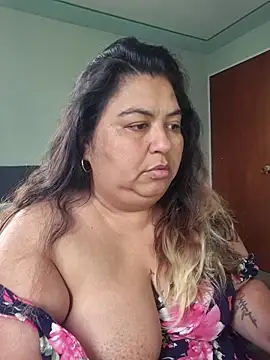 curvy diva  online show from February 22, 1:20 pm