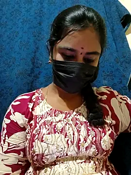 Snapshot of mini-queen chatting on October 7, 8:55 am mini-queen online show from October 7, 8:55 am