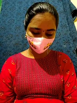 Snapshot of mini-queen chatting on October 19, 8:15 am mini-queen online show from October 19, 8:15 am