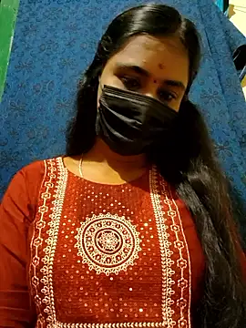 Snapshot of mini-queen chatting on October 25, 5:30 pm mini-queen online show from October 25, 5:30 pm