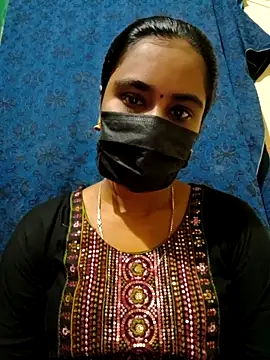 Snapshot of mini-queen chatting on October 27, 6:12 pm mini-queen online show from October 27, 6:12 pm