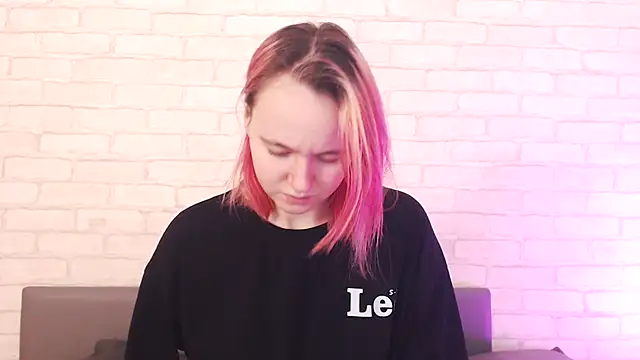 Ericha Stone online show from December 19, 1:12 am