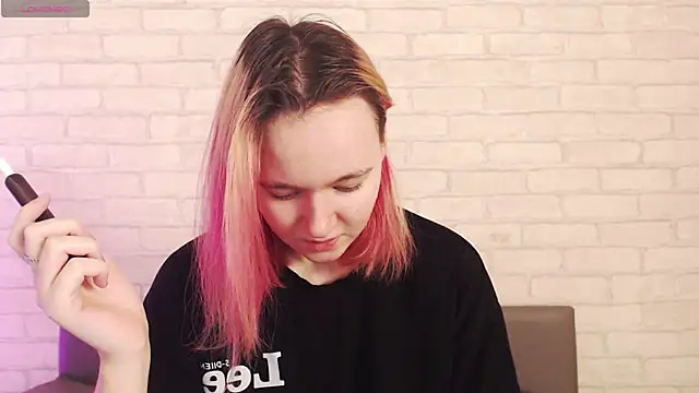 Ericha Stone online show from January 17, 1:10 am