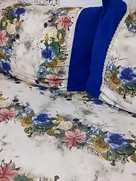 Snapshot of Mayamimi chatting on October 29, 7:54 am Mayamimi online show from October 29, 7:54 am