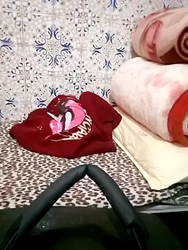 Snapshot of Mayamimi chatting on November 18, 1:37 pm Mayamimi online show from November 18, 1:37 pm