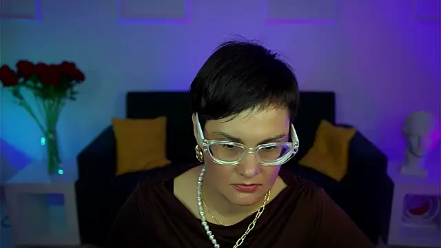 LauraDavidsons online show from November 22, 8:08 pm