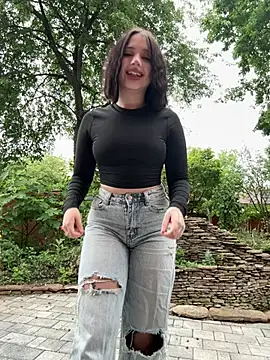 YourLittleDevil online show from June 20, 6:27 am