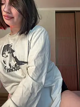 YourLittleDevil online show from June 27, 6:40 am